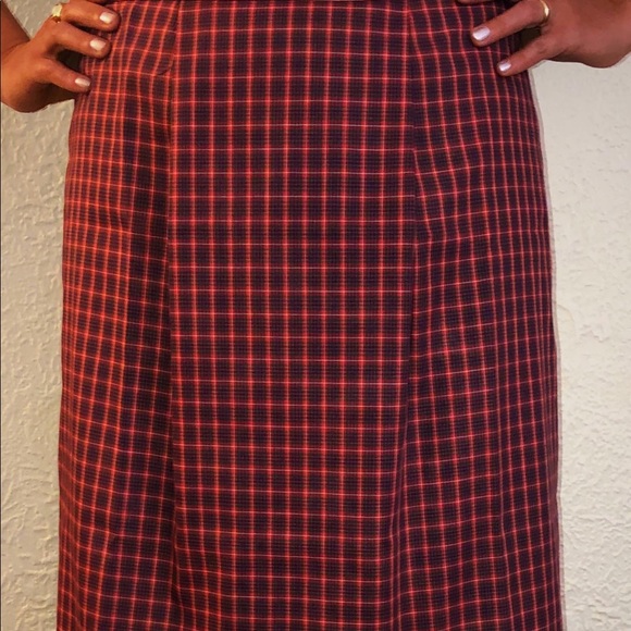 Adorable Handmade Plaid Half-Aprons - Picture 2 of 2